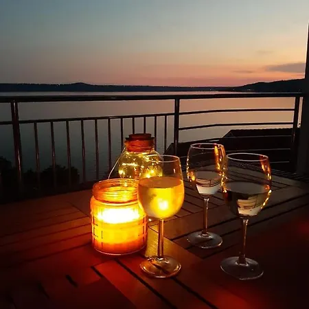 Mebelle Mit Meerblick